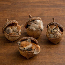 Lade das Bild in den Galerie-Viewer, Schlafende Waldfreunde™️ Natürliche, handgemachte Wohn- & Gartendekoration zum Aufhängen