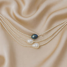 Lade das Bild in den Galerie-Viewer, Vintage-Kette – Perlenzauber im Meeresglanz
