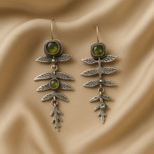 Lade das Bild in den Galerie-Viewer, Vintage-Natur-Ohrringe– Silberglanz
