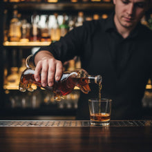 Lade das Bild in den Galerie-Viewer, Handgefertigte Flasche aus Glas in Hundeform – Hundeliebhaber lieben sie
