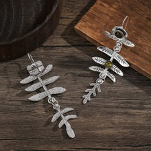 Lade das Bild in den Galerie-Viewer, Vintage-Natur-Ohrringe– Silberglanz
