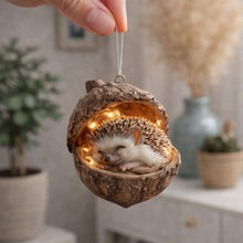 Lade das Bild in den Galerie-Viewer, Schlafende Waldfreunde™️ Natürliche, handgemachte Wohn- &amp; Gartendekoration zum Aufhängen
