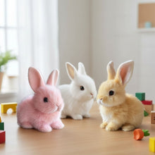 Lade das Bild in den Galerie-Viewer, HoppelHase – Lebensechter Kuschel-Hase, der Kinderaugen strahlen lässt
