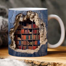 Lade das Bild in den Galerie-Viewer, Handgemachte 3D Bücherwelten-Tasse
