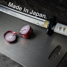 Lade das Bild in den Galerie-Viewer, TitanX Schneidebrett aus 100% Reintitan
